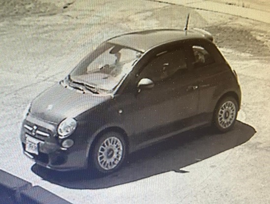 Vidéosurveillance du véhicule du suspect, une Fiat 2 portes.