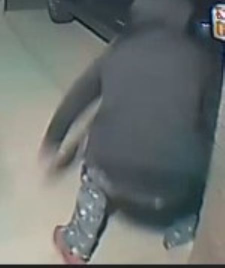 A colour image of the suspect’s pants. 